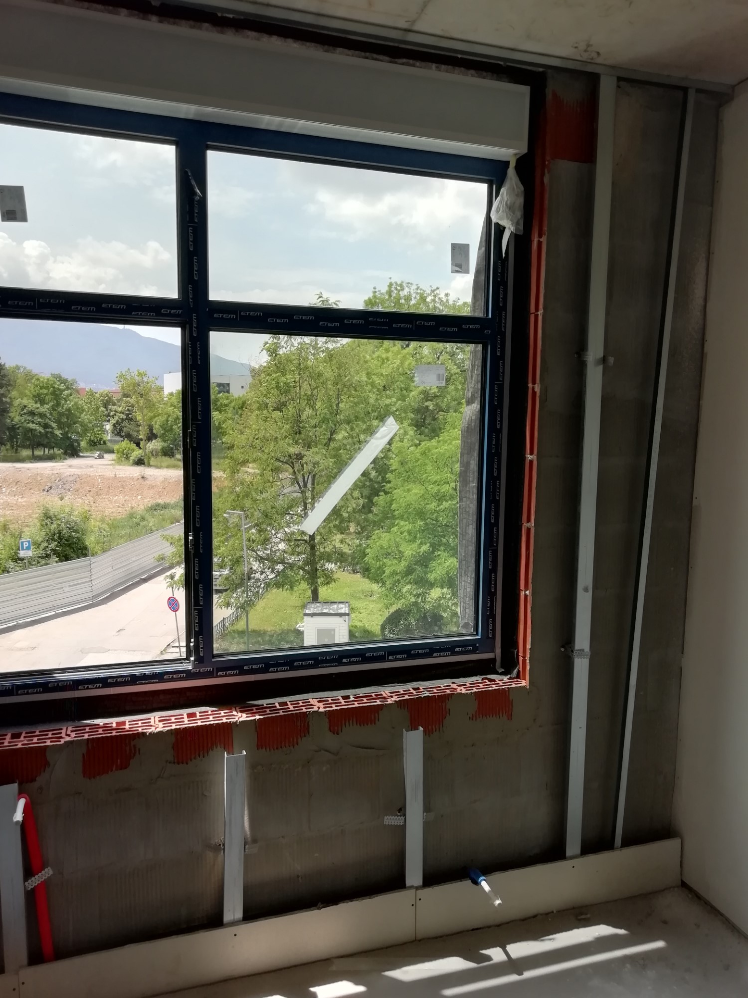 Монтаж на дограма